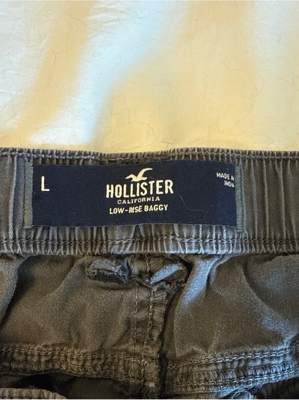 Hollister Women’s Charcoal Cargo Pants - Picture 3 of 4